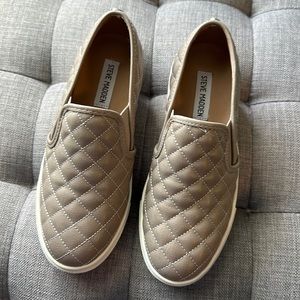 Steve Madden leather shoes. Taupe color!